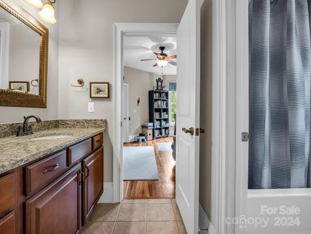 Jack & Jill bathroom