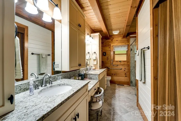 Primary Bath Handicap Accessible