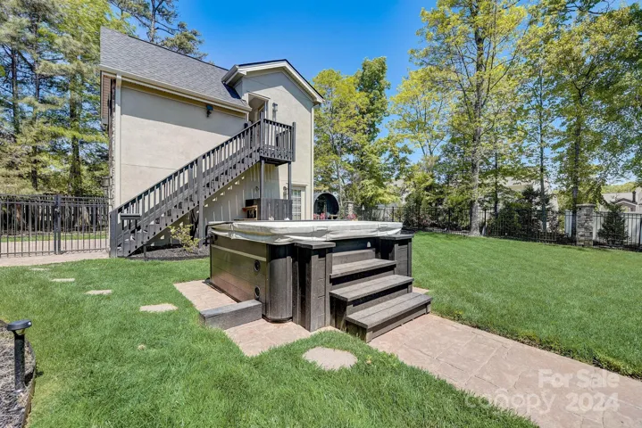 Hot tub and guest suite