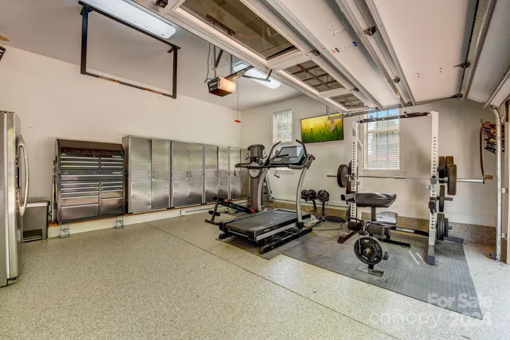 Who wouldn't want this garage?