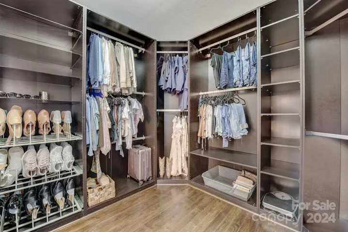 Custom closet