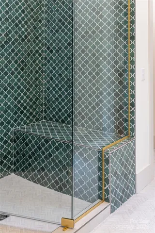 Primary shower