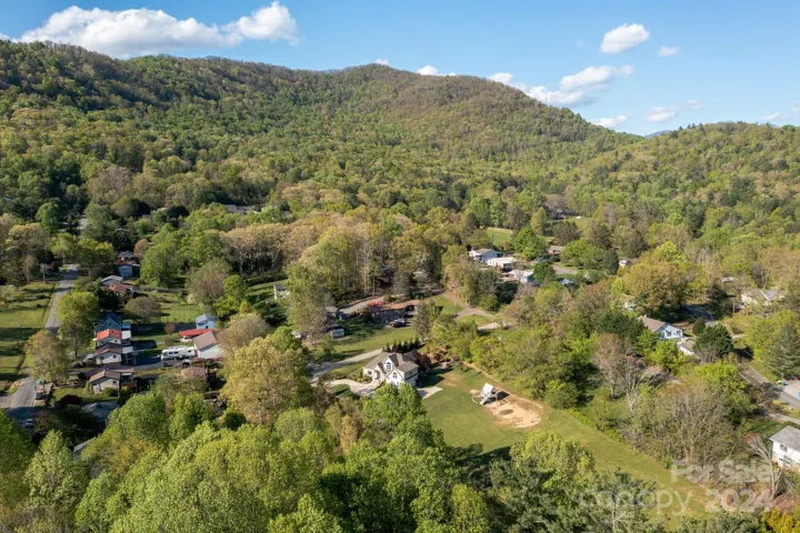 This mountain home is ready for you!