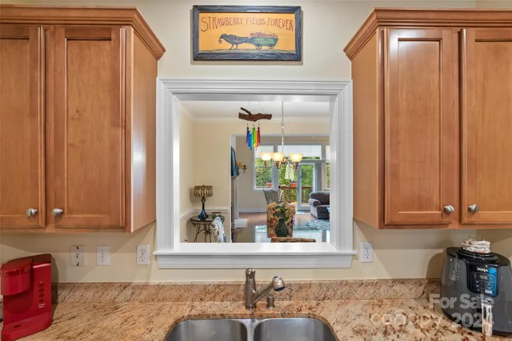 Pass through ideal for entertaining guests from kitchen to dining room