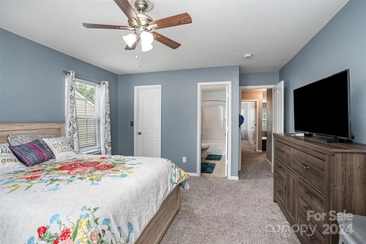 Bedroom 2 w/ bathroom