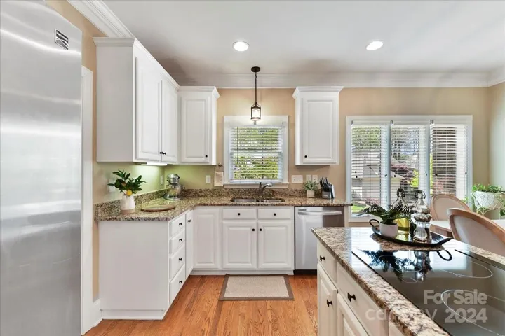 Under Counter Lighting and Recessed Canned Lighting