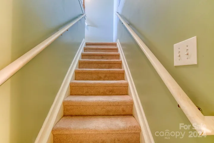 To the jumbo bonus room