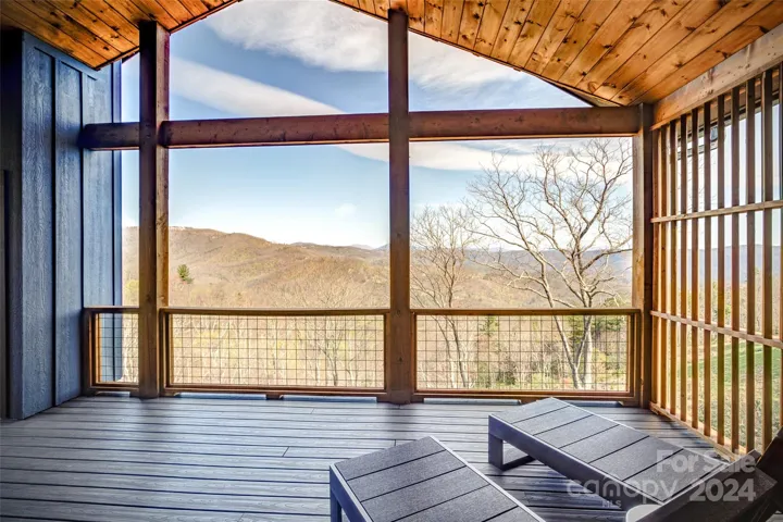 Primary suite deck
