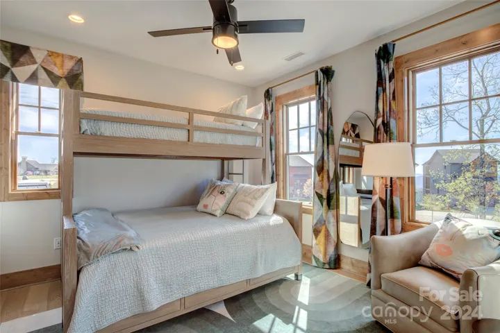 4th level bunk with ensuite bath