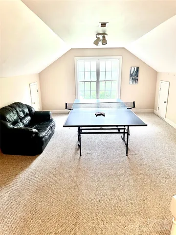 Large Bonus Room or Man Cave