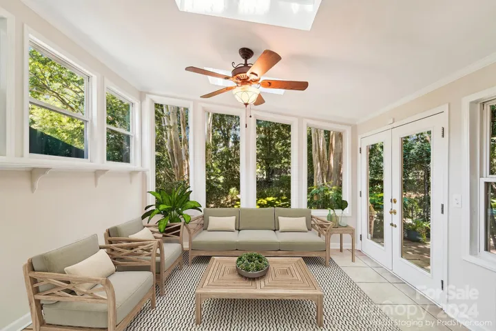 Sunroom furnished