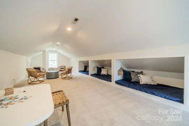 Bonus Room w/sleeping nooks