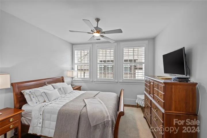 Second upper level bedroom