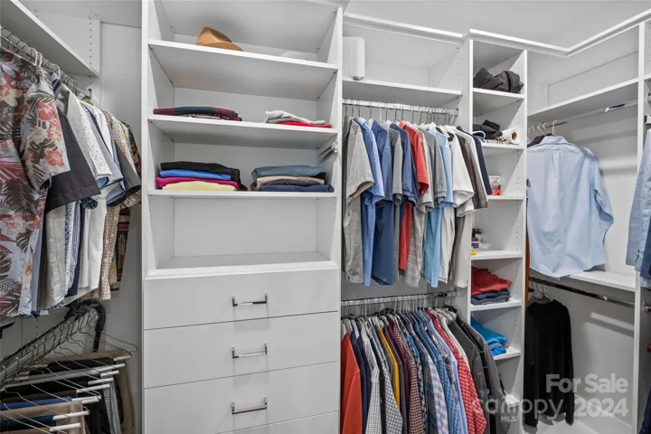 Walk-in closet
