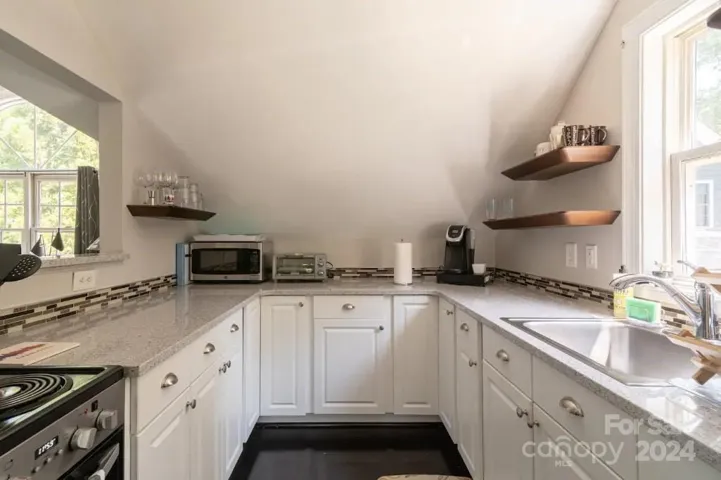 2nd living quarters - Kitchen