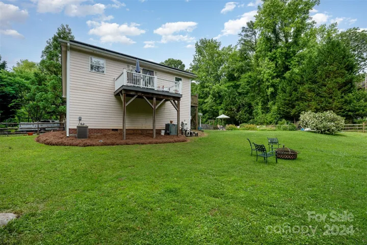 Backyard & Detached garage w/ upstairs apartment