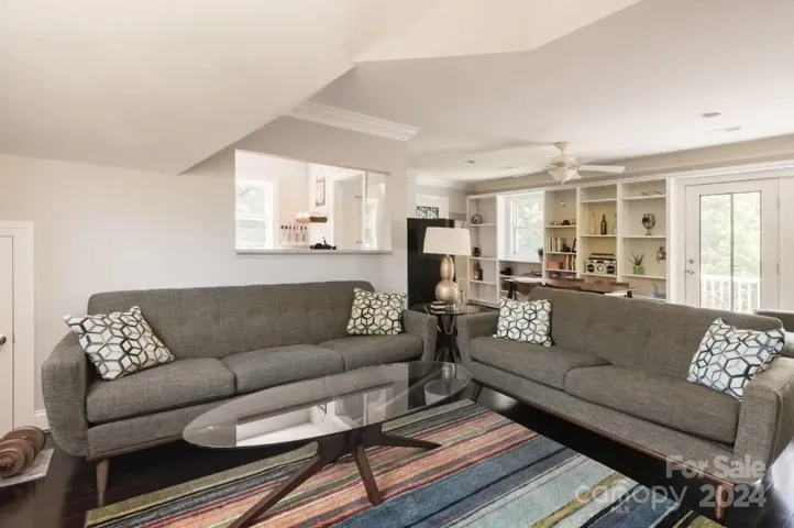 2nd living quarters - living room