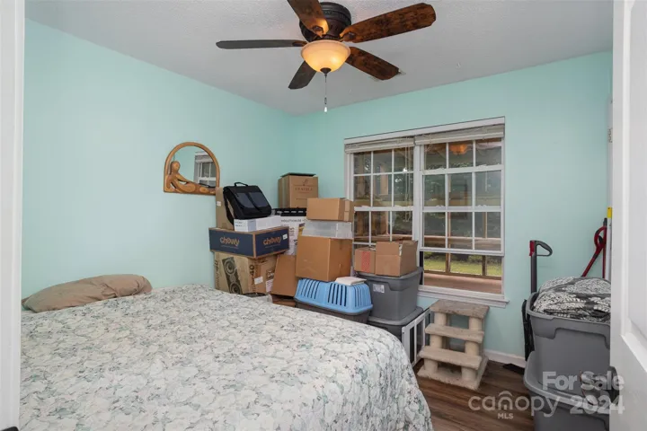 Bedroom 2, with a access to Catio