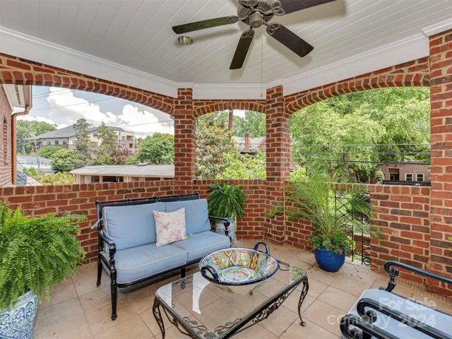 COvered patio off primary