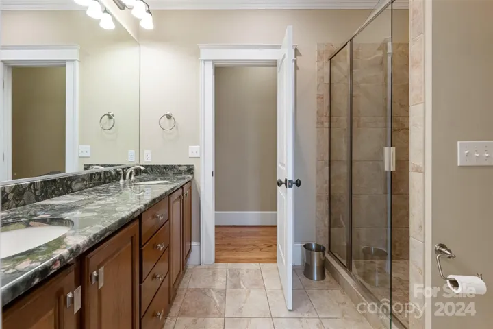 Upper level full bath