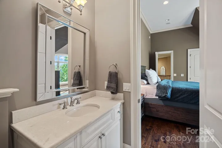 Upper Guest bedroom #3 ensuite