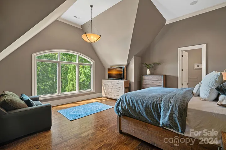 Upper Guest bedroom #3 with lake views and ensuite.