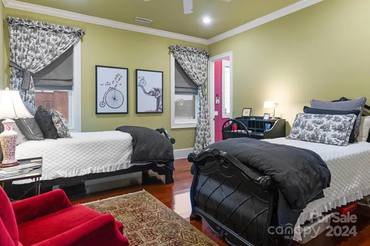 Guest bedroom