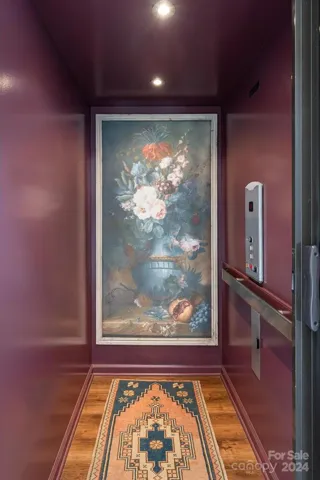 Private elevator