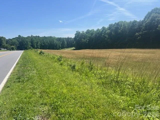 Long Road Frontage approx 1000 ft