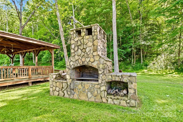 Community picnic area