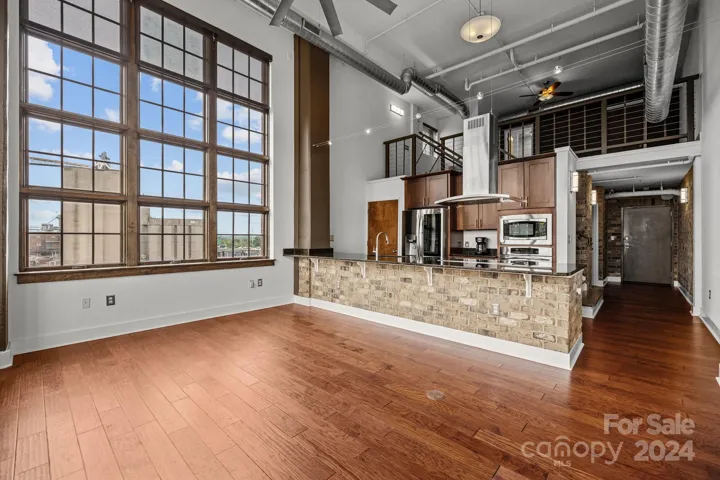 Absolutely stunning end-unit condo!!