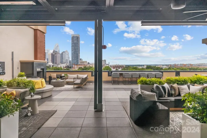 You will love relaxing on this rooftop terrace with one of the best view of Charlotte!