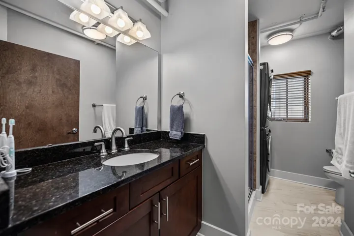 Full bathroom on main level