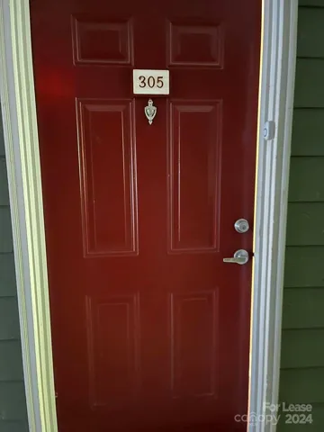 Top 3rd floor unit and there is elevator access