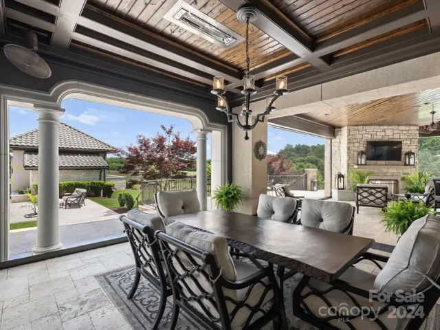 Outdoor Dining Area