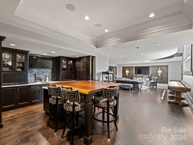 Lower Level Full Kitchen