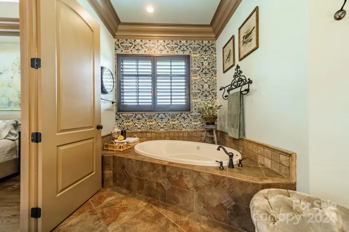Lovely garden tub