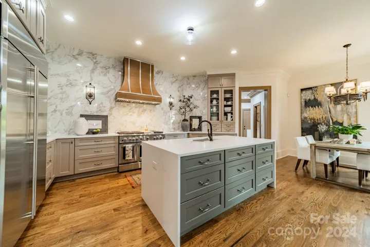 Beautifully updated kitchen