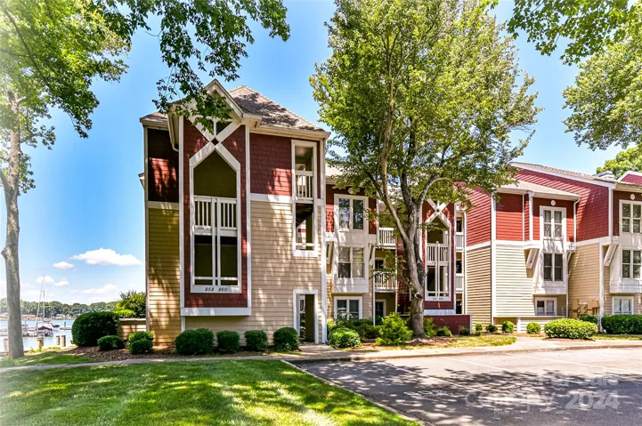 Welcome home to 861 Southwest Drive in Davidson Landing!