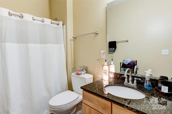 Ensuite Primary Bathroom