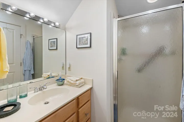 Cottage Upstairs Bathroom
