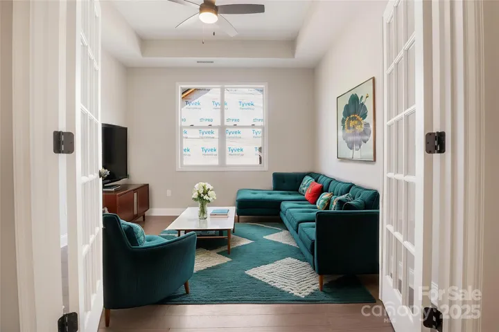 Den-Picture is a model