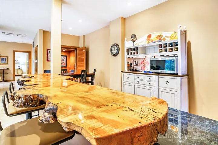 Lower level custom bar