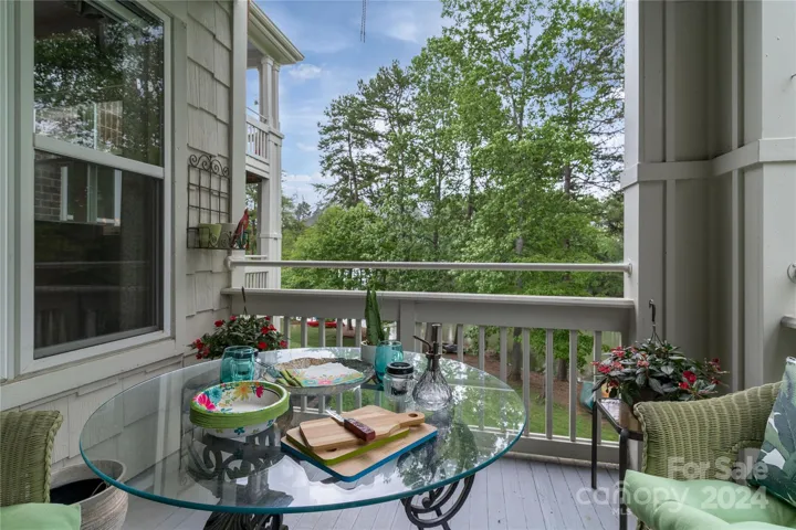 You can eat your meals out on the deck too.