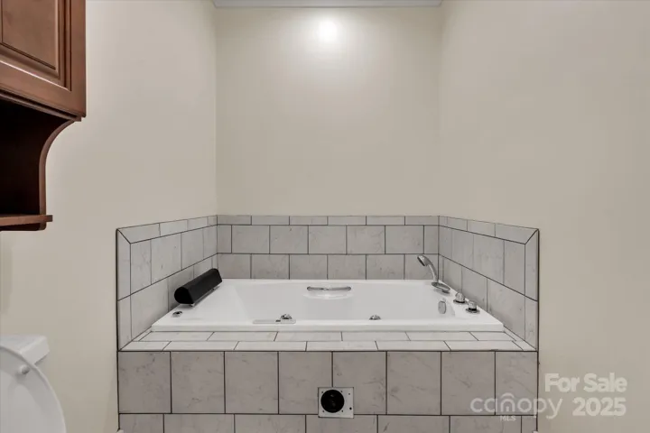 Enjoy a soak in the jetted tub!