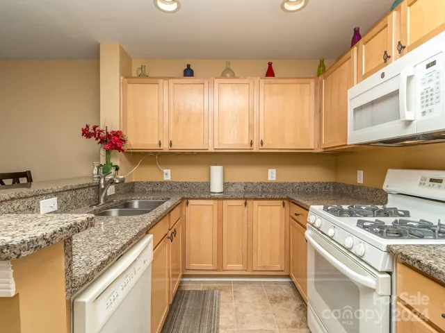 Rare Condo with gas stove!