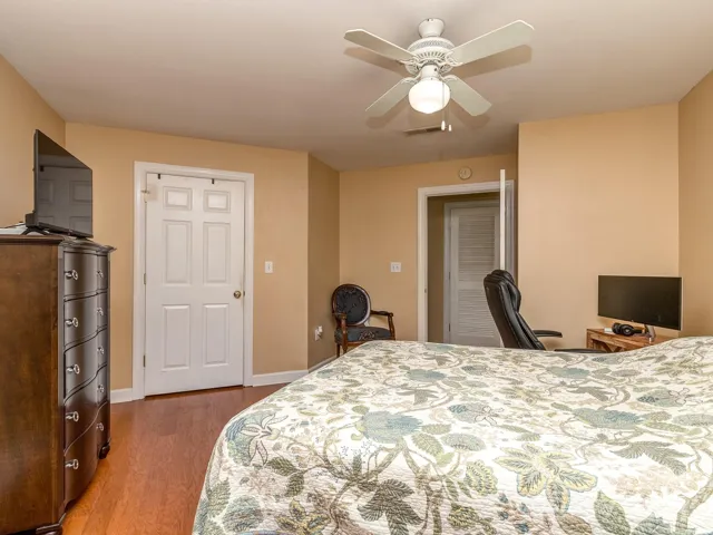 Walk-in closet in 2nd bedroom