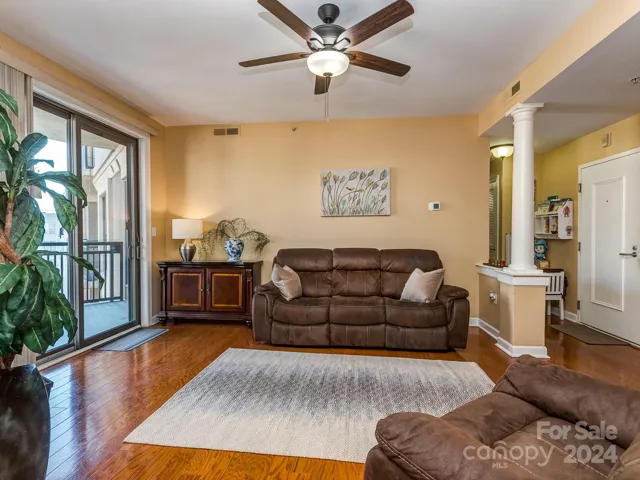 Private corner unit