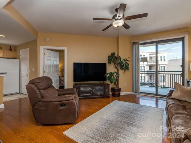 Ceiling fans in living and both bedrooms