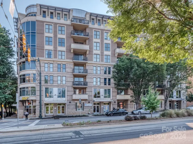Walkable to everything Uptown has to offer!